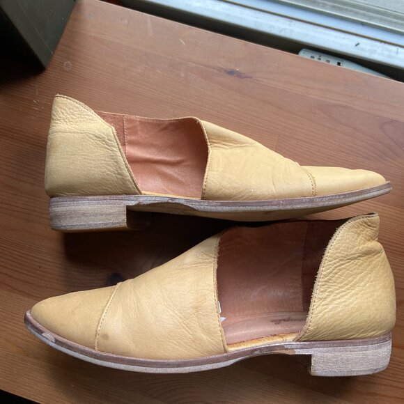 Free People Women's Fawn Colored Leather Royale Flat Cutout Booties 39 Buttery - Picture 8 of 8